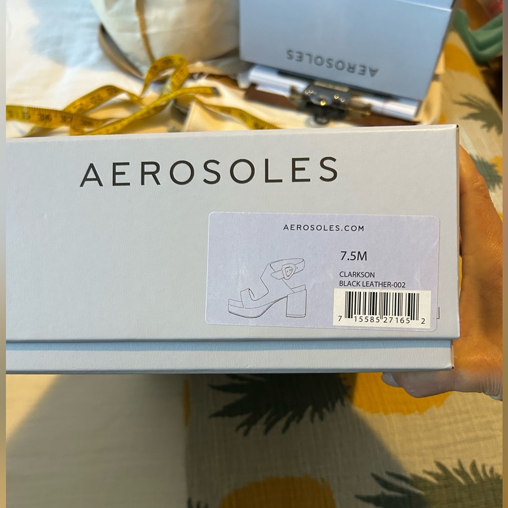 AEROSOLES Women's Black Strappy Clarkson Sandals - Picture 8 of 8